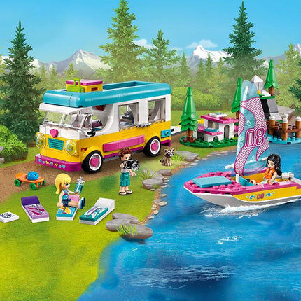 LEGO® Friends - Erdei lakóautó és vitorlás (41681)