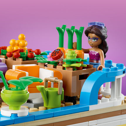 LEGO® Friends - Lakóhajó a csatornán (41702)