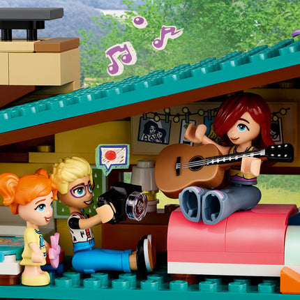 LEGO® Friends - Olly és Paisley családi házai (42620)