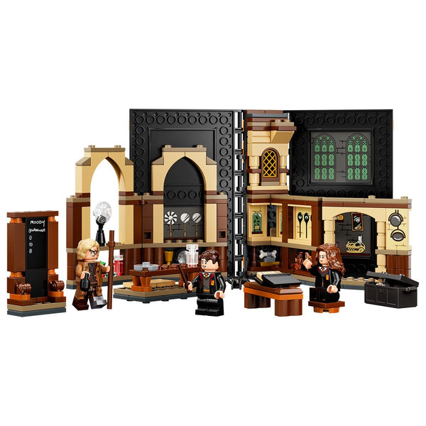 LEGO® Harry Potter™ - Roxfort™ pillanatai: Sötét varázslatok kivédése óra (76397)