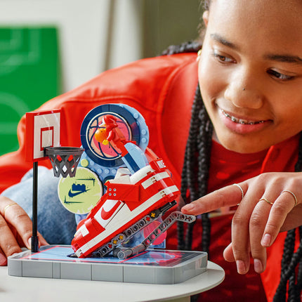 Nike x LEGO Collection (43021)