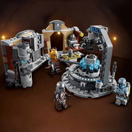 LEGO® Star Wars™ - A Fegyverkovács mandalóri™ műhelye (75319)