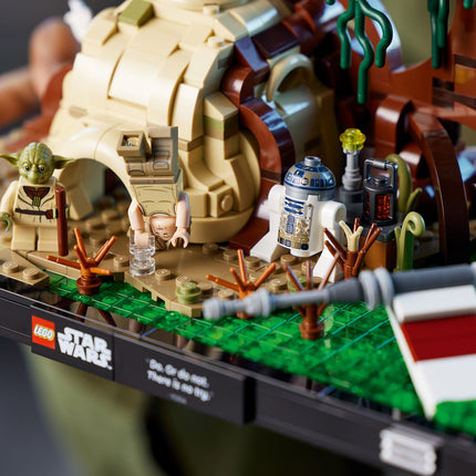 LEGO® Star Wars™ - Jedi™ kiképzés a Dagobah™ bolygón dioráma (75330)