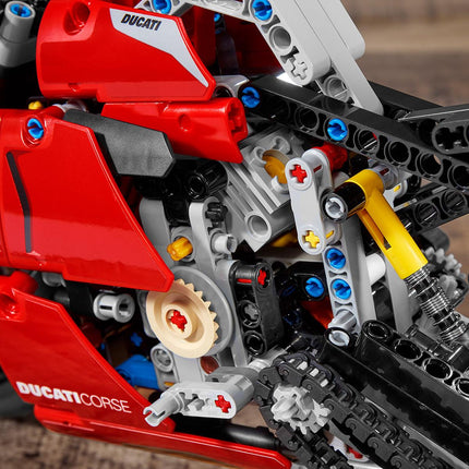 LEGO® Technic - Ducati Panigale V4 R (42107)