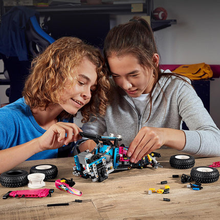 LEGO® Technic - Terepjáró homokfutó (42124)