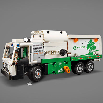 LEGO® Technic - Mack® LR Electric kukásautó (42167)